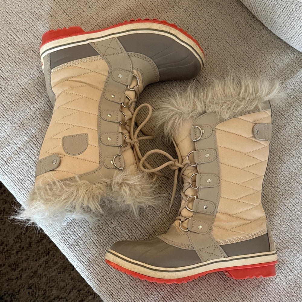 Sorel Women's Gray and Tan Fur-Lined Winter Boots - Picture 4 of 6